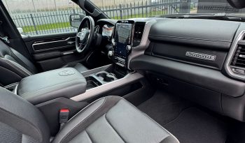 DODGE RAM 1500 5.7L HEMI 4X4 401PK * LARAMIE * SPORT * BLACK-OPPS * EXTREEM DIK * UNIEK * 4 INCH VERHOOGD * VERBREED * DIAMONDBACK COVER * 22 INCH 4 – PLAY * MICKEY THOMPSON * MBRP UITLAATSYSTEEM * GETINTE RUITEN * THE BEAST * WIDE BODY * vol