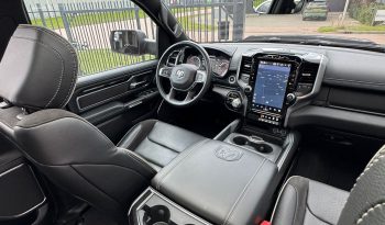 DODGE RAM 1500 5.7L HEMI 4X4 401PK * LARAMIE * SPORT * BLACK-OPPS * EXTREEM DIK * UNIEK * 4 INCH VERHOOGD * VERBREED * DIAMONDBACK COVER * 22 INCH 4 – PLAY * MICKEY THOMPSON * MBRP UITLAATSYSTEEM * GETINTE RUITEN * THE BEAST * WIDE BODY * vol