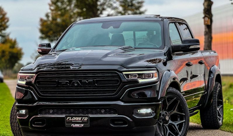 DODGE RAM 1500 5.7L V8 HEMI 4X4 401PK * LIMITED EDITION * BLACK-OPPS * WIDE BODY * BOM VOL * CARBON * LUCHTVERING * 22 INCH 4-PLAY * BACKFLIP * NIEUWSTAAT * vol