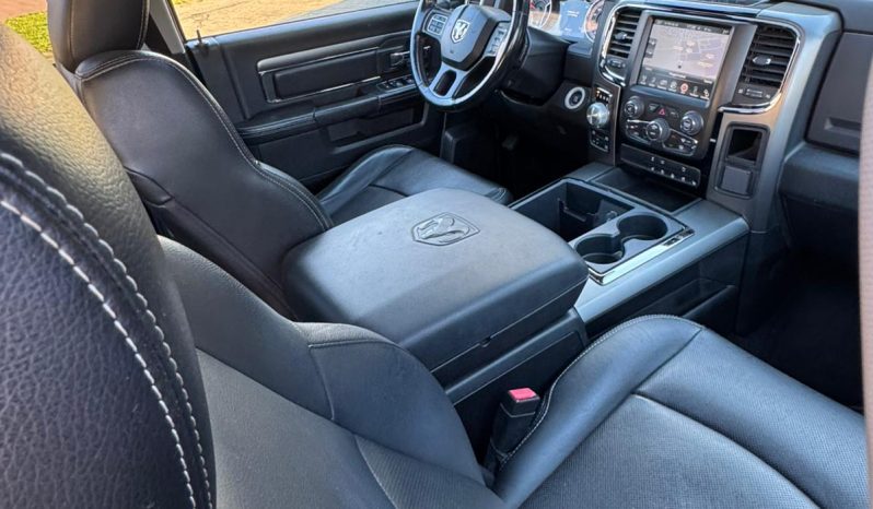 DODGE RAM 1500 5.7L HEMI V8 4X4 401PK * SPORT * RAMBOX * NIEUWSTAAT * 1E EIGENAAR * BLACK-OPPS PAKKET * PERFORMANCE UITLAATSYSTEEM * SRT GRIL * FULL OPTION * WEINIG KM 77.000 KM * vol