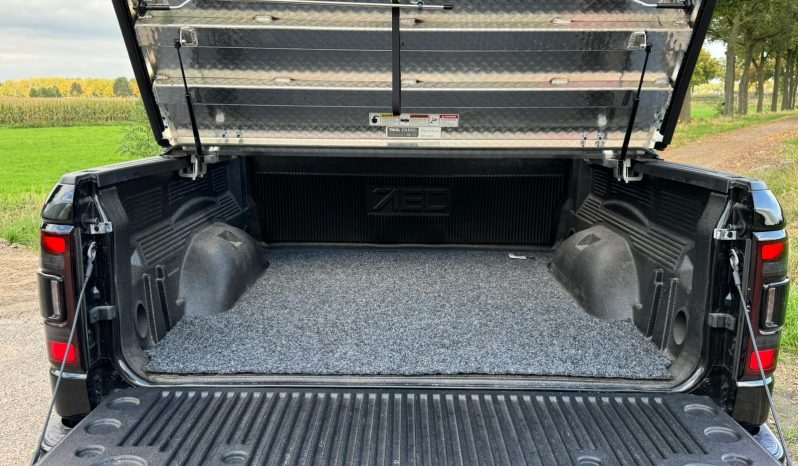 DODGE RAM 1500 5.7L HEMI 4X4 401PK * LARAMIE * SPORT * BLACK-OPPS * EXTREEM DIK * UNIEK * 4 INCH VERHOOGD * VERBREED * DIAMONDBACK COVER * 22 INCH 4 – PLAY * MICKEY THOMPSON * MBRP UITLAATSYSTEEM * GETINTE RUITEN * THE BEAST * WIDE BODY * vol