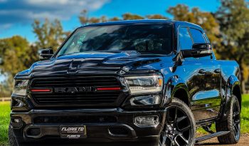 DODGE RAM 1500 5.7L HEMI V8 4X4 * SPORT * BLACK-OPPS * FULL OPTION * WIDE BODY * 22 INCH SPORTVELGEN * ELEKTRISCHE TREEPLANKEN * PERFORMANCE UITLAAT * AFSTAND START * PRINS LPG * NETTE STAAT * vol