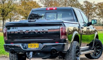 DODGE RAM 1500 5.7L HEMI V8 4X4 401PK * LARAMIE * BLACK-OPPS * BOM VOL * 22 INCH 4- PLAY * BUGSHIELD * 2019 FACELIFT * APPLE CARPLAY * SCHUIFKANTELDAK * PRINS LPG * SMOKE PPF VERLICHTING ROND OM * PRACHTIGE PICK-UP * vol