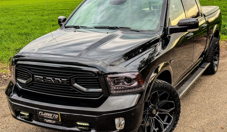 DODGE RAM 1500 5.7L HEMI V8 4X4 401PK * LARAMIE * BLACK-OPPS * BOM VOL * 22 INCH 4- PLAY * BUGSHIELD * 2019 FACELIFT * APPLE CARPLAY * SCHUIFKANTELDAK * PRINS LPG * SMOKE PPF VERLICHTING ROND OM * PRACHTIGE PICK-UP * vol
