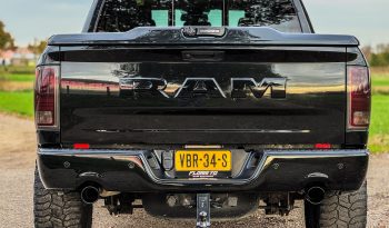 DODGE RAM 1500 5.7L HEMI V8 4X4 401PK * LARAMIE * BLACK-OPPS * BOM VOL * 22 INCH 4- PLAY * BUGSHIELD * 2019 FACELIFT * APPLE CARPLAY * SCHUIFKANTELDAK * PRINS LPG * SMOKE PPF VERLICHTING ROND OM * PRACHTIGE PICK-UP * vol