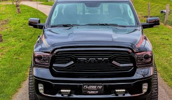 DODGE RAM 1500 5.7L HEMI V8 4X4 401PK * LARAMIE * BLACK-OPPS * BOM VOL * 22 INCH 4- PLAY * BUGSHIELD * 2019 FACELIFT * APPLE CARPLAY * SCHUIFKANTELDAK * PRINS LPG * SMOKE PPF VERLICHTING ROND OM * PRACHTIGE PICK-UP * vol