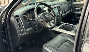 DODGE RAM 1500 5.7L HEMI V8 4X4 401PK * LARAMIE * BLACK-OPPS * BOM VOL * 22 INCH 4- PLAY * BUGSHIELD * 2019 FACELIFT * APPLE CARPLAY * SCHUIFKANTELDAK * PRINS LPG * SMOKE PPF VERLICHTING ROND OM * PRACHTIGE PICK-UP * vol