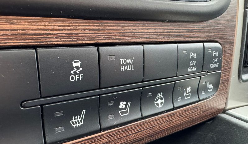 DODGE RAM 1500 5.7L HEMI V8 4X4 401PK * LARAMIE * BLACK-OPPS * BOM VOL * 22 INCH 4- PLAY * BUGSHIELD * 2019 FACELIFT * APPLE CARPLAY * SCHUIFKANTELDAK * PRINS LPG * SMOKE PPF VERLICHTING ROND OM * PRACHTIGE PICK-UP * vol