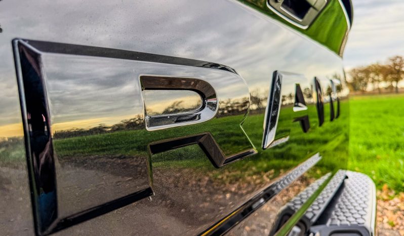 DODGE RAM 1500 5.7L HEMI V8 4X4 401PK * LARAMIE * BLACK-OPPS * BOM VOL * 22 INCH 4- PLAY * BUGSHIELD * 2019 FACELIFT * APPLE CARPLAY * SCHUIFKANTELDAK * PRINS LPG * SMOKE PPF VERLICHTING ROND OM * PRACHTIGE PICK-UP * vol