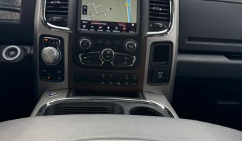DODGE RAM 1500 5.7L HEMI V8 4X4 401PK * LARAMIE * BLACK-OPPS * BOM VOL * 22 INCH 4- PLAY * BUGSHIELD * 2019 FACELIFT * APPLE CARPLAY * SCHUIFKANTELDAK * PRINS LPG * SMOKE PPF VERLICHTING ROND OM * PRACHTIGE PICK-UP * vol