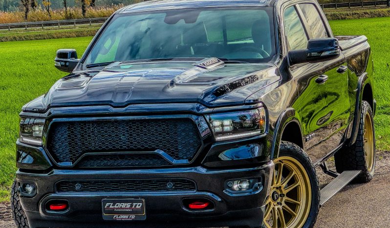 DODGE RAM 1500 5.7L V8 HEMI 4X4 401PK * LARAMIE * SPORT * CUSTOM MOPAR DESIGN * 22 INCH * V-MAX TUNING 440PK * TRX STYLE GRILL * AIRLIFT HD * ELEKTRISCHE SIDEBARS * PERFORMANCE UITLAATSYSTEEM MBRP * BOUWJAAR 2024 * vol