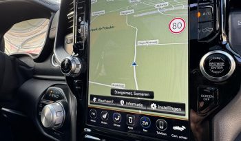 DODGE RAM 1500 5.7L HEMI V8 4X4 401PK * LARAMIE * SPORT * WIDE BODY * INCL GOED GEKEURDE HUIF * PERFORMANCE OPEN UITLAATSYSTEEM MET AFSTANDSBEDIENING * 22 INCH SPORTVELGEN * FULL OPTION * PANORAMADAK * TREKHAAK 3500 KG * vol