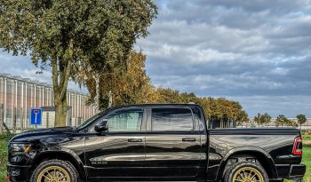 DODGE RAM 1500 5.7L V8 HEMI 4X4 401PK * LARAMIE * SPORT * CUSTOM MOPAR DESIGN * 22 INCH * V-MAX TUNING 440PK * TRX STYLE GRILL * AIRLIFT HD * ELEKTRISCHE SIDEBARS * PERFORMANCE UITLAATSYSTEEM MBRP * BOUWJAAR 2024 * vol