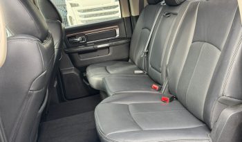 DODGE RAM 1500 5.7L HEMI V8 4X4 401PK * LARAMIE * BLACK-OPPS * BOM VOL * 22 INCH 4- PLAY * BUGSHIELD * 2019 FACELIFT * APPLE CARPLAY * SCHUIFKANTELDAK * PRINS LPG * SMOKE PPF VERLICHTING ROND OM * PRACHTIGE PICK-UP * vol