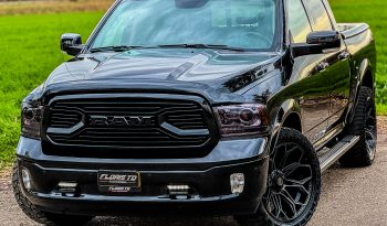 DODGE RAM 1500 5.7L HEMI V8 4X4 401PK * LARAMIE * BLACK-OPPS * BOM VOL * 22 INCH 4- PLAY * BUGSHIELD * 2019 FACELIFT * APPLE CARPLAY * SCHUIFKANTELDAK * PRINS LPG * SMOKE PPF VERLICHTING ROND OM * PRACHTIGE PICK-UP * vol