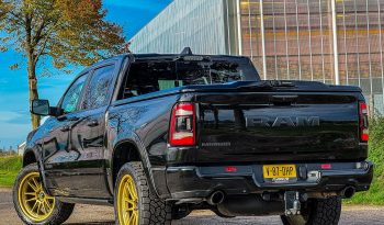 DODGE RAM 1500 5.7L V8 HEMI 4X4 401PK * LARAMIE * SPORT * CUSTOM MOPAR DESIGN * 22 INCH * V-MAX TUNING 440PK * TRX STYLE GRILL * AIRLIFT HD * ELEKTRISCHE SIDEBARS * PERFORMANCE UITLAATSYSTEEM MBRP * BOUWJAAR 2024 * vol