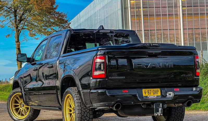 DODGE RAM 1500 5.7L V8 HEMI 4X4 401PK * LARAMIE * SPORT * CUSTOM MOPAR DESIGN * 22 INCH * V-MAX TUNING 440PK * TRX STYLE GRILL * AIRLIFT HD * ELEKTRISCHE SIDEBARS * PERFORMANCE UITLAATSYSTEEM MBRP * BOUWJAAR 2024 * vol