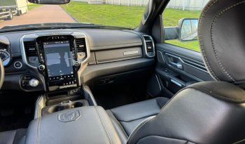 DODGE RAM 1500 5.7L V8 HEMI 4X4 401PK * LARAMIE * SPORT * CUSTOM MOPAR DESIGN * 22 INCH * V-MAX TUNING 440PK * TRX STYLE GRILL * AIRLIFT HD * ELEKTRISCHE SIDEBARS * PERFORMANCE UITLAATSYSTEEM MBRP * BOUWJAAR 2024 * vol