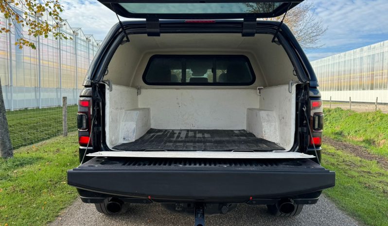 DODGE RAM 1500 5.7L HEMI V8 4X4 401PK * LARAMIE * SPORT * WIDE BODY * INCL GOED GEKEURDE HUIF * PERFORMANCE OPEN UITLAATSYSTEEM MET AFSTANDSBEDIENING * 22 INCH SPORTVELGEN * FULL OPTION * PANORAMADAK * TREKHAAK 3500 KG * vol