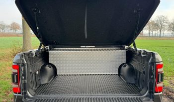 DODGE RAM 1500 5.7L HEMI V8 4X4 401PK * LARAMIE * SPORT * BLACK-OPPS * CRANITE CRYSTAL METALLIC * BOM VOL OPTIES * 22 INCH FUEL * 200 LITER LPG PRINS * PPF SMOKE VERLICHTING * 3500 KG TREKGEWICHT TREKHAAK * vol