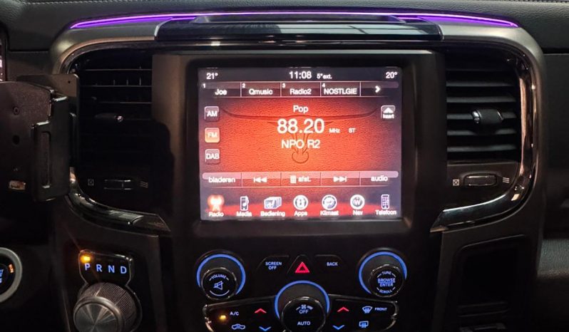 DODGE RAM 1500 5.7L V8 HEMI 4X4 401PK * SPORT * WIDE BODY * VERHOOGD * VERBREED * MORIMOTO KOPLAMPEN * CUSTOM UITLAATSYSTEEM * PPF SMOKE VERLICHTING * ROLBAR * LAGE BIJTELLING * LEDBAR * 22 INCH LICHTMETALEN SPORTVELGEN * ROLBAR * OFF ROAD BANDEN * vol