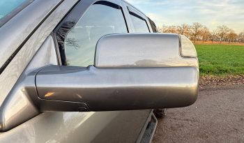 DODGE RAM 1500 5.7L V8 HEMI 4X4 401PK * SPORT * WIDE BODY * VERHOOGD * VERBREED * MORIMOTO KOPLAMPEN * CUSTOM UITLAATSYSTEEM * PPF SMOKE VERLICHTING * ROLBAR * LAGE BIJTELLING * LEDBAR * 22 INCH LICHTMETALEN SPORTVELGEN * ROLBAR * OFF ROAD BANDEN * vol