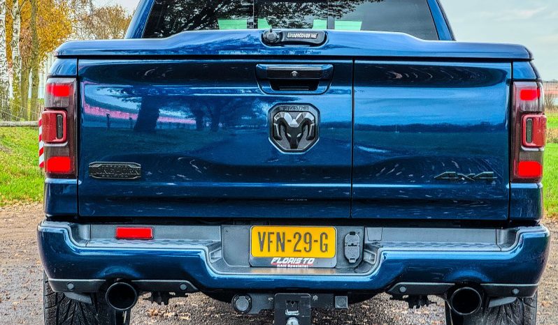 DODGE RAM 1500 5.7L HEMI V8 4X4 * LONGHORN EDITION * BOM VOL * UNIEK * PRACHTIGE CONDITIE * PATRIOT BLUE METALLIC * NIEUWSTAAT * 22 INCH 4-PLAY BREEDSET * SPLIT TAILGATE * ELEKTRISCHE TREEPLANKEN * AFSTAND START * LUCHTVERING * GROOT SCHERM * 360 CAMERA * vol