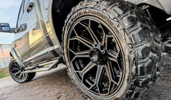 DODGE RAM 1500 5.7L V8 HEMI 4X4 401PK * SPORT * WIDE BODY * VERHOOGD * VERBREED * MORIMOTO KOPLAMPEN * CUSTOM UITLAATSYSTEEM * PPF SMOKE VERLICHTING * ROLBAR * LAGE BIJTELLING * LEDBAR * 22 INCH LICHTMETALEN SPORTVELGEN * ROLBAR * OFF ROAD BANDEN * vol