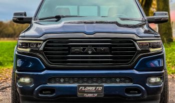 DODGE RAM 1500 5.7L HEMI V8 4X4 * LONGHORN EDITION * BOM VOL * UNIEK * PRACHTIGE CONDITIE * PATRIOT BLUE METALLIC * NIEUWSTAAT * 22 INCH 4-PLAY BREEDSET * SPLIT TAILGATE * ELEKTRISCHE TREEPLANKEN * AFSTAND START * LUCHTVERING * GROOT SCHERM * 360 CAMERA * vol