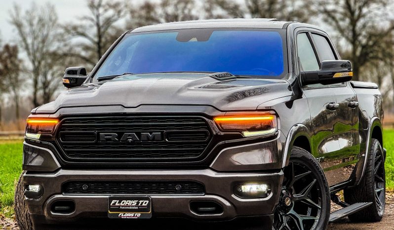 DODGE RAM 1500 5.7L HEMI 4X4 401PK V8 * LIMITED EDITION * PRACHTIGE KLEUR COMBINATIE * FULL OPTION * SPLIT TAILGATE * 122 LITER PRINS LPG * 22 INCH 4 – PLAY * BLACK-OPPS UITVOERING * DIGITALE CAMERA SPIEGEL * HEAD – UP DISPLAY * SUPER DIKKE PICK-UP * vol