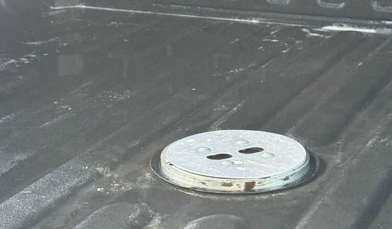 DODGE RAM 1500 5.7L HEMI 4X4 401PK V8 * SPORT * WIDE BODY * 22 INCH FUEL * MICKEY THOMPSON * TREINHOORN * ELEKTRISCHE TREEPLANKEN * CUSTOM CARBON STRIPING * MORIMOTO KOPLAMPEN *  B – E COMBINATIE * FIFTH WHEEL * GROOT SCHERM * KLEPPENDEMPER MET AFSTANDSBEDIENING * BOM VOL * vol