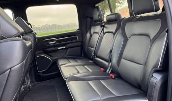 DODGE RAM 1500 5.7L HEMI V8 4X4 401PK * LARAMIE * SPORT * BLACK-OPPS * CRANITE CRYSTAL METALLIC * BOM VOL OPTIES * 22 INCH FUEL * 200 LITER LPG PRINS * PPF SMOKE VERLICHTING * 3500 KG TREKGEWICHT TREKHAAK * vol