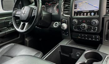 DODGE RAM 1500 5.7L HEMI 4X4 401PK V8 SPORT * FULL OPTION * PERFORMANCE HOOD * CUSTOM STRIPING * OPEN UITLAATSYSTEEM MET AFSTANDSB * AFSTAND START * 122 LITER LPG * CAMELEON VOORRAAM * TREKHAAK 3500 KG * LAGE BIJTELLING * vol