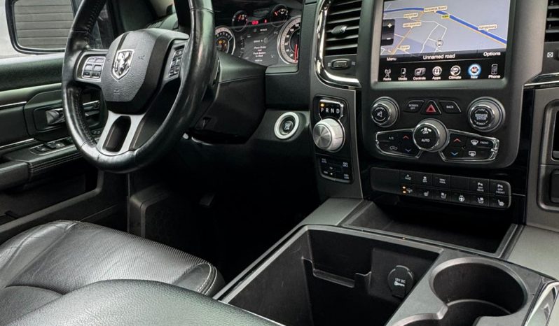 DODGE RAM 1500 5.7L HEMI 4X4 401PK V8 SPORT * FULL OPTION * PERFORMANCE HOOD * CUSTOM STRIPING * OPEN UITLAATSYSTEEM MET AFSTANDSB * AFSTAND START * 122 LITER LPG * CAMELEON VOORRAAM * TREKHAAK 3500 KG * LAGE BIJTELLING * vol