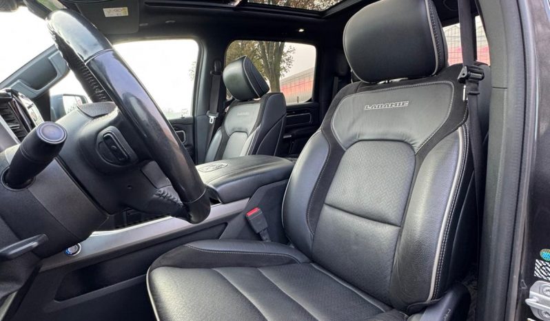 DODGE RAM 1500 5.7L HEMI V8 4X4 401PK * LARAMIE * SPORT * BLACK-OPPS * CRANITE CRYSTAL METALLIC * BOM VOL OPTIES * 22 INCH FUEL * 200 LITER LPG PRINS * PPF SMOKE VERLICHTING * 3500 KG TREKGEWICHT TREKHAAK * vol