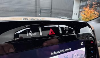 DODGE RAM 1500 5.7L HEMI V8 4X4 * LONGHORN EDITION * BOM VOL * UNIEK * PRACHTIGE CONDITIE * PATRIOT BLUE METALLIC * NIEUWSTAAT * 22 INCH 4-PLAY BREEDSET * SPLIT TAILGATE * ELEKTRISCHE TREEPLANKEN * AFSTAND START * LUCHTVERING * GROOT SCHERM * 360 CAMERA * vol