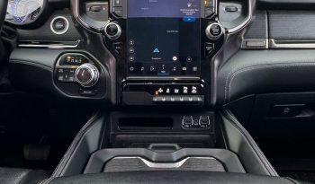 DODGE RAM 1500 5.7L HEMI 4X4 401PK V8 * LIMITED EDITION * PRACHTIGE KLEUR COMBINATIE * FULL OPTION * SPLIT TAILGATE * 122 LITER PRINS LPG * 22 INCH 4 – PLAY * BLACK-OPPS UITVOERING * DIGITALE CAMERA SPIEGEL * HEAD – UP DISPLAY * SUPER DIKKE PICK-UP * vol