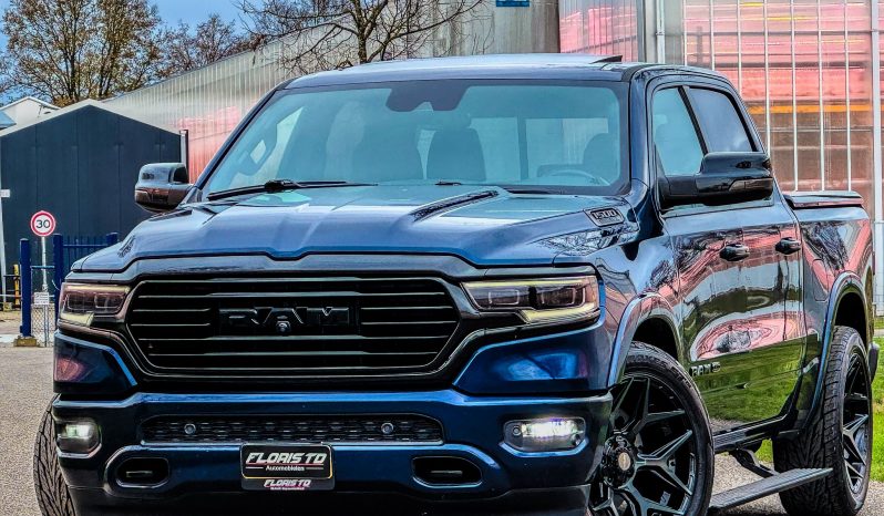 DODGE RAM 1500 5.7L HEMI V8 4X4 * LONGHORN EDITION * BOM VOL * UNIEK * PRACHTIGE CONDITIE * PATRIOT BLUE METALLIC * NIEUWSTAAT * 22 INCH 4-PLAY BREEDSET * SPLIT TAILGATE * ELEKTRISCHE TREEPLANKEN * AFSTAND START * LUCHTVERING * GROOT SCHERM * 360 CAMERA * vol