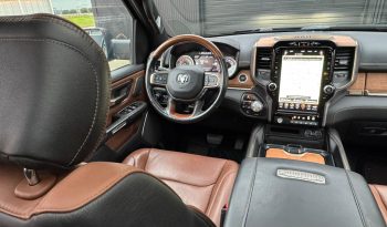 DODGE RAM 1500 5.7L HEMI V8 4X4 * LONGHORN EDITION * BOM VOL * UNIEK * PRACHTIGE CONDITIE * PATRIOT BLUE METALLIC * NIEUWSTAAT * 22 INCH 4-PLAY BREEDSET * SPLIT TAILGATE * ELEKTRISCHE TREEPLANKEN * AFSTAND START * LUCHTVERING * GROOT SCHERM * 360 CAMERA * vol