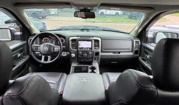 DODGE RAM 1500 5.7L HEMI 4X4 401PK V8 SPORT * FULL OPTION * PERFORMANCE HOOD * CUSTOM STRIPING * OPEN UITLAATSYSTEEM MET AFSTANDSB * AFSTAND START * 122 LITER LPG * CAMELEON VOORRAAM * TREKHAAK 3500 KG * LAGE BIJTELLING * vol