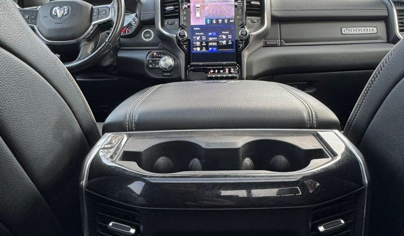 DODGE RAM 1500 5.7L HEMI V8 4X4 401PK * LARAMIE * SPORT * BLACK-OPPS * CRANITE CRYSTAL METALLIC * BOM VOL OPTIES * 22 INCH FUEL * 200 LITER LPG PRINS * PPF SMOKE VERLICHTING * 3500 KG TREKGEWICHT TREKHAAK * vol