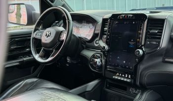 DODGE RAM 1500 5.7L HEMI 4X4 401PK V8 * LIMITED EDITION * PRACHTIGE KLEUR COMBINATIE * FULL OPTION * SPLIT TAILGATE * 122 LITER PRINS LPG * 22 INCH 4 – PLAY * BLACK-OPPS UITVOERING * DIGITALE CAMERA SPIEGEL * HEAD – UP DISPLAY * SUPER DIKKE PICK-UP * vol