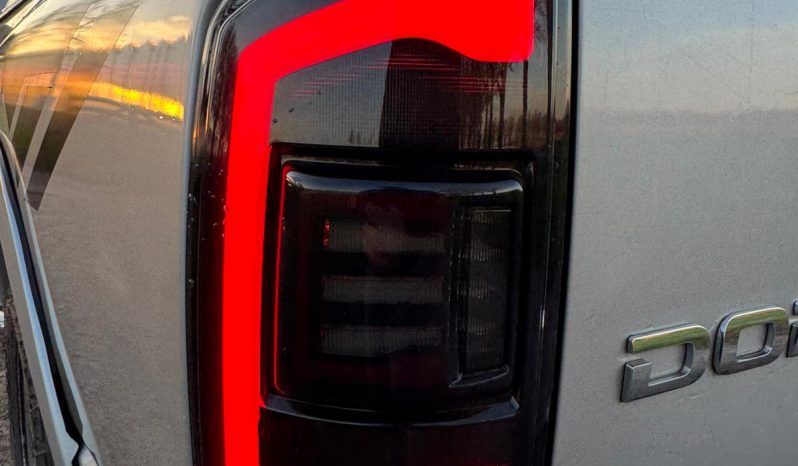 DODGE RAM 1500 4.7L V8 * SRT – 10 PAKKET * MARGE * YOUNGTIMER * INRUIL AANBIEDING * 6 ZITPLAATSEN * 20 INCH SPORTVELGEN * PERFORMANCE HOOD MOTORKAP * vol