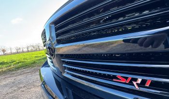 DODGE RAM 1500 5.7L HEMI V8 4X4 * SPORT * WIDE BODY * BLACK-OPPS * BOM VOL * 20 INCH LICHTMETALEN SPORTVELGEN * OFF ROAD BANDEN * CUSTOM CARBON F1 PERFORMANCE STUUR * CARVEN UITLAATSYSTEEM * SUPER DIK GELUID * PERFORMANCE REMMEN * vol