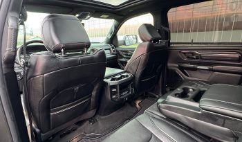 DODGE RAM 1500 5.7L HEMI 4X4 401PK V8 * LIMITED EDITION * PRACHTIGE KLEUR COMBINATIE * FULL OPTION * SPLIT TAILGATE * 122 LITER PRINS LPG * 22 INCH 4 – PLAY * BLACK-OPPS UITVOERING * DIGITALE CAMERA SPIEGEL * HEAD – UP DISPLAY * SUPER DIKKE PICK-UP * vol