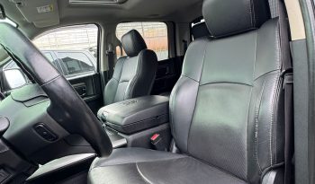 DODGE RAM 1500 5.7L HEMI 4X4 401PK V8 SPORT * FULL OPTION * PERFORMANCE HOOD * CUSTOM STRIPING * OPEN UITLAATSYSTEEM MET AFSTANDSB * AFSTAND START * 122 LITER LPG * CAMELEON VOORRAAM * TREKHAAK 3500 KG * LAGE BIJTELLING * vol