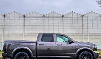 DODGE RAM 1500 5.7L HEMI 4X4 401PK V8 SPORT * FULL OPTION * PERFORMANCE HOOD * CUSTOM STRIPING * OPEN UITLAATSYSTEEM MET AFSTANDSB * AFSTAND START * 122 LITER LPG * CAMELEON VOORRAAM * TREKHAAK 3500 KG * LAGE BIJTELLING * vol