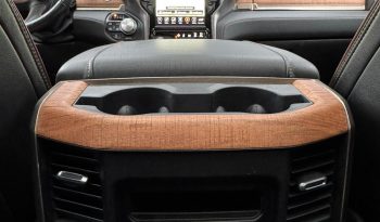 DODGE RAM 1500 5.7L HEMI V8 4X4 * LONGHORN EDITION * BOM VOL * UNIEK * PRACHTIGE CONDITIE * PATRIOT BLUE METALLIC * NIEUWSTAAT * 22 INCH 4-PLAY BREEDSET * SPLIT TAILGATE * ELEKTRISCHE TREEPLANKEN * AFSTAND START * LUCHTVERING * GROOT SCHERM * 360 CAMERA * vol