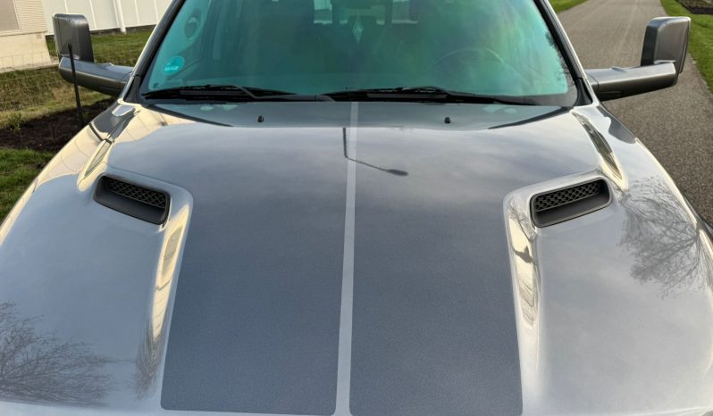 DODGE RAM 1500 5.7L V8 HEMI 4X4 401PK * SPORT * WIDE BODY * VERHOOGD * VERBREED * MORIMOTO KOPLAMPEN * CUSTOM UITLAATSYSTEEM * PPF SMOKE VERLICHTING * ROLBAR * LAGE BIJTELLING * LEDBAR * 22 INCH LICHTMETALEN SPORTVELGEN * ROLBAR * OFF ROAD BANDEN * vol