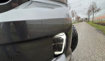 DODGE RAM 1500 5.7L HEMI 4X4 401PK V8 SPORT * FULL OPTION * PERFORMANCE HOOD * CUSTOM STRIPING * OPEN UITLAATSYSTEEM MET AFSTANDSB * AFSTAND START * 122 LITER LPG * CAMELEON VOORRAAM * TREKHAAK 3500 KG * LAGE BIJTELLING * vol